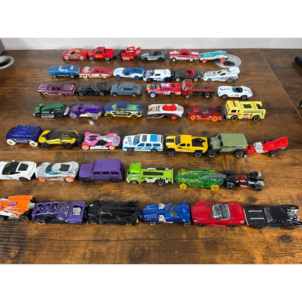 Hot Wheels Matchbox Die-cast Toy Car Lot 43 Piece Mixed Collection Trucks Cars